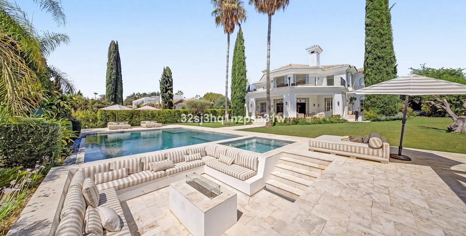 Sale of detached villa in Nueva Andalucía 6
