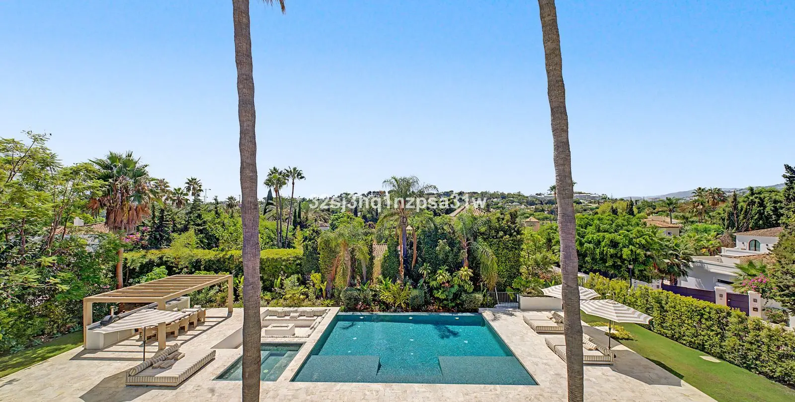 Sale of detached villa in Nueva Andalucía 7