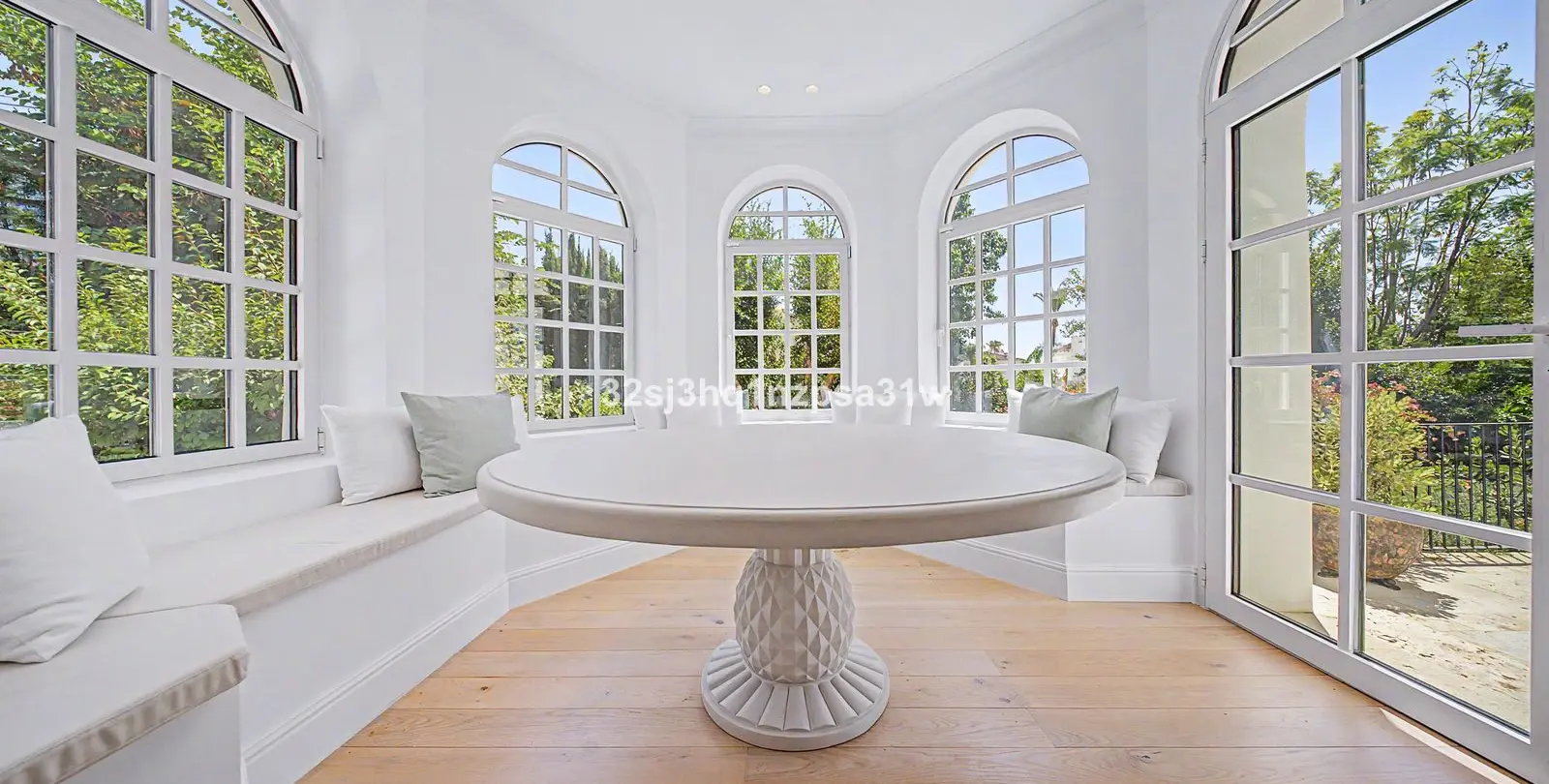 Sale of detached villa in Nueva Andalucía 14