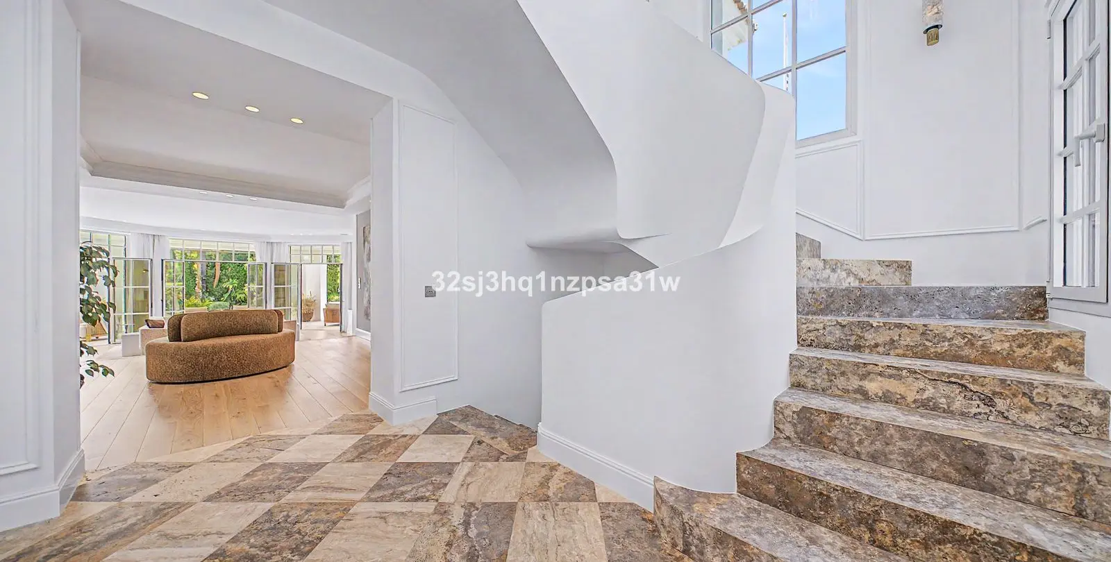 Sale of detached villa in Nueva Andalucía 15