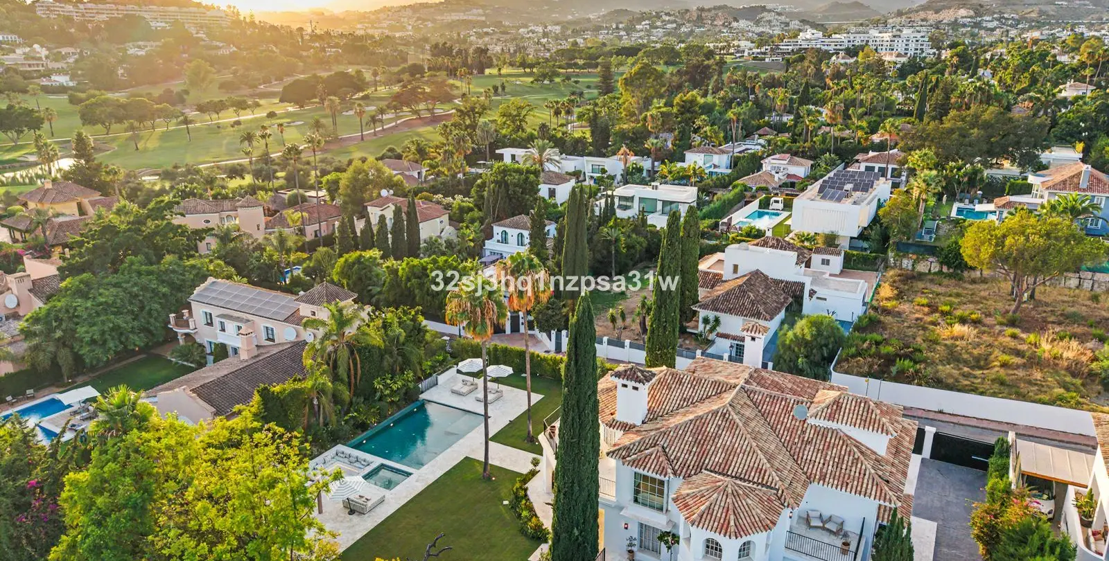 Sale of detached villa in Nueva Andalucía 29