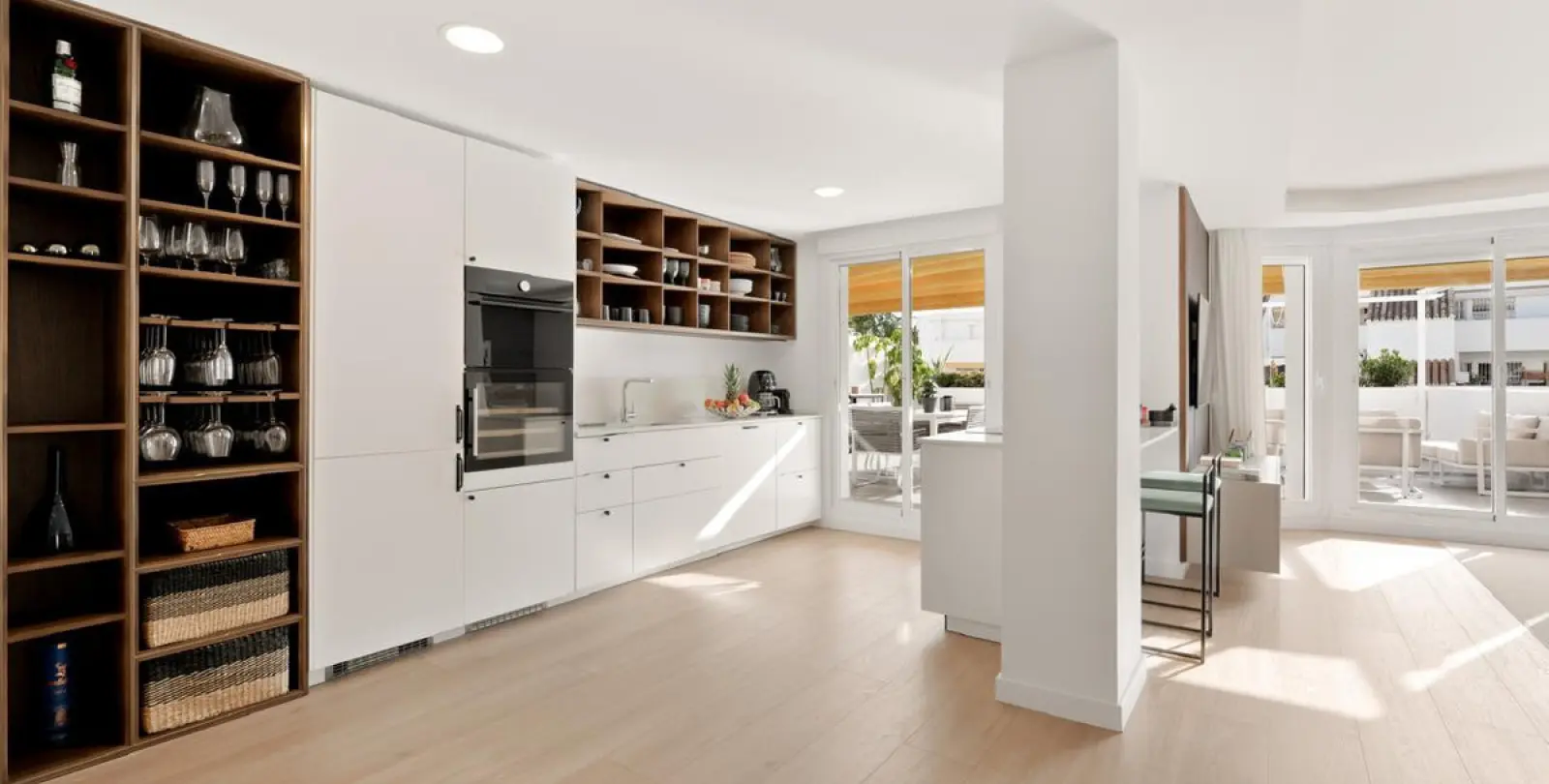 Alquiler a largo plazo de apartamento en planta media en Nueva Andalucía 5