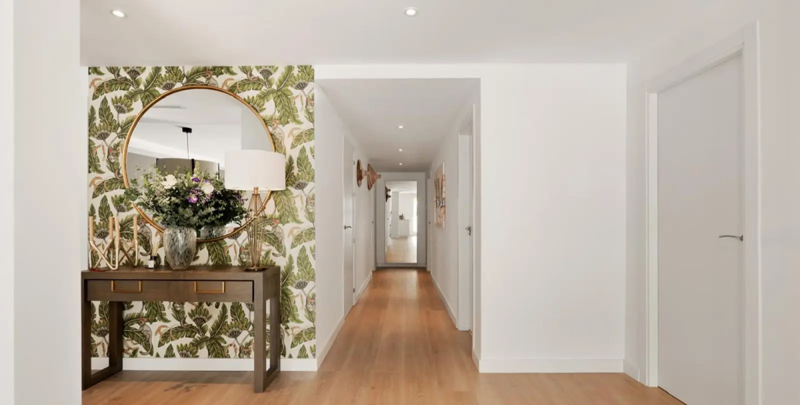 Alquiler a largo plazo de apartamento en planta media en Nueva Andalucía 18