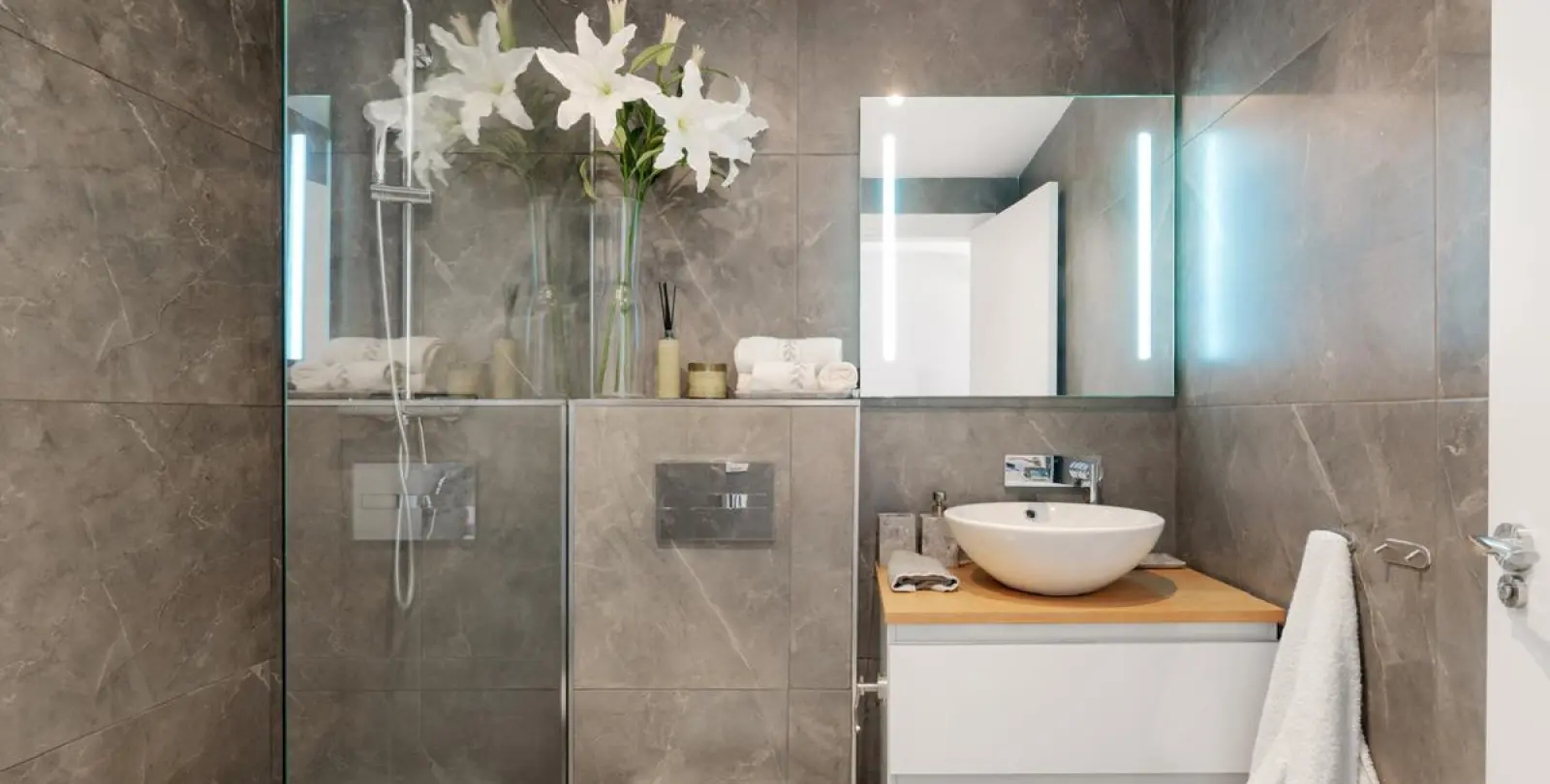 Alquiler a largo plazo de apartamento en planta media en Nueva Andalucía 24