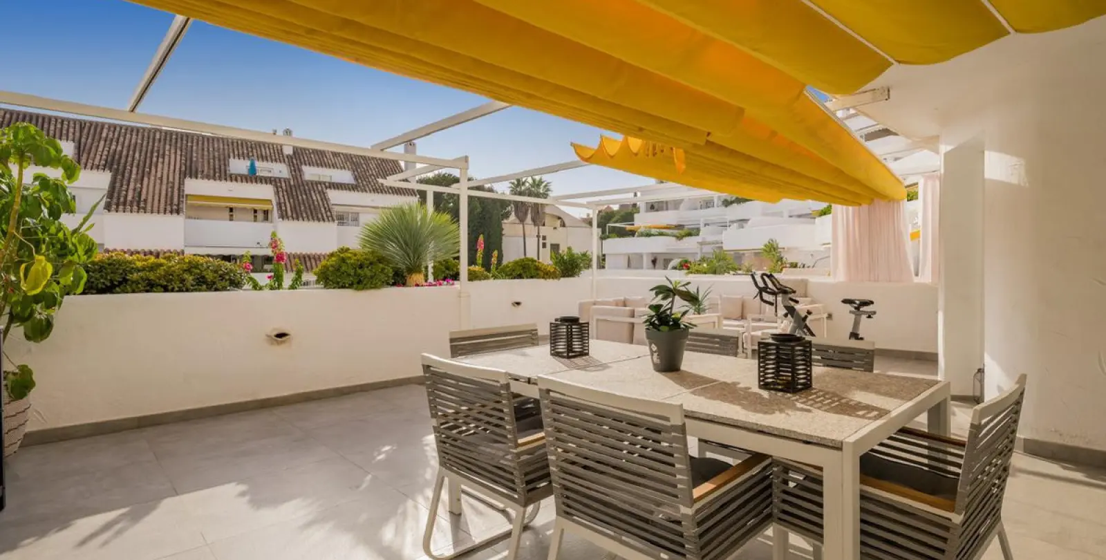 Alquiler a largo plazo de apartamento en planta media en Nueva Andalucía 26