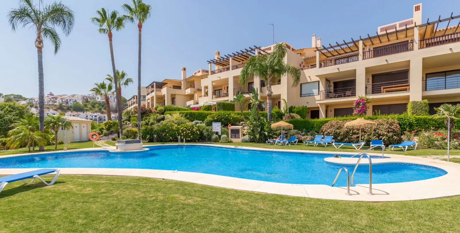 Продажа апартаментов на первом этаже в Los Arqueros 15
