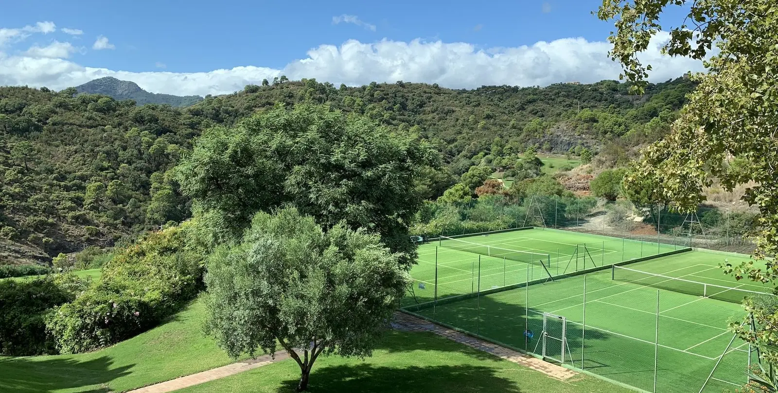 Продажа апартаментов на первом этаже в Los Arqueros 21