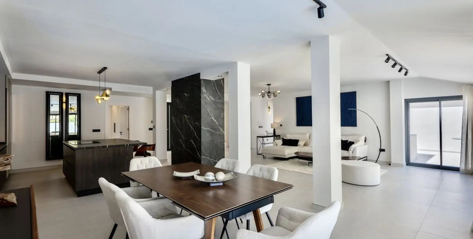 Long-term rent of detached villa in Puerto Banús 3