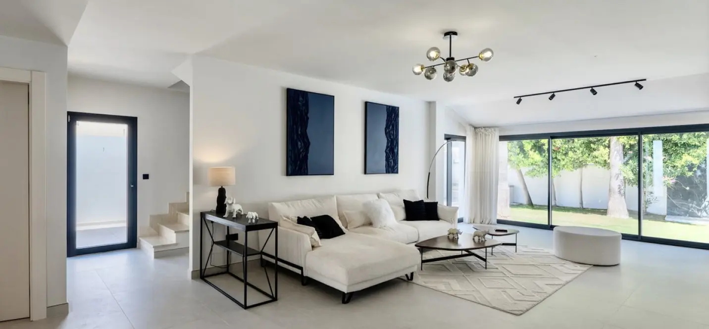 Long-term rent of detached villa in Puerto Banús 3