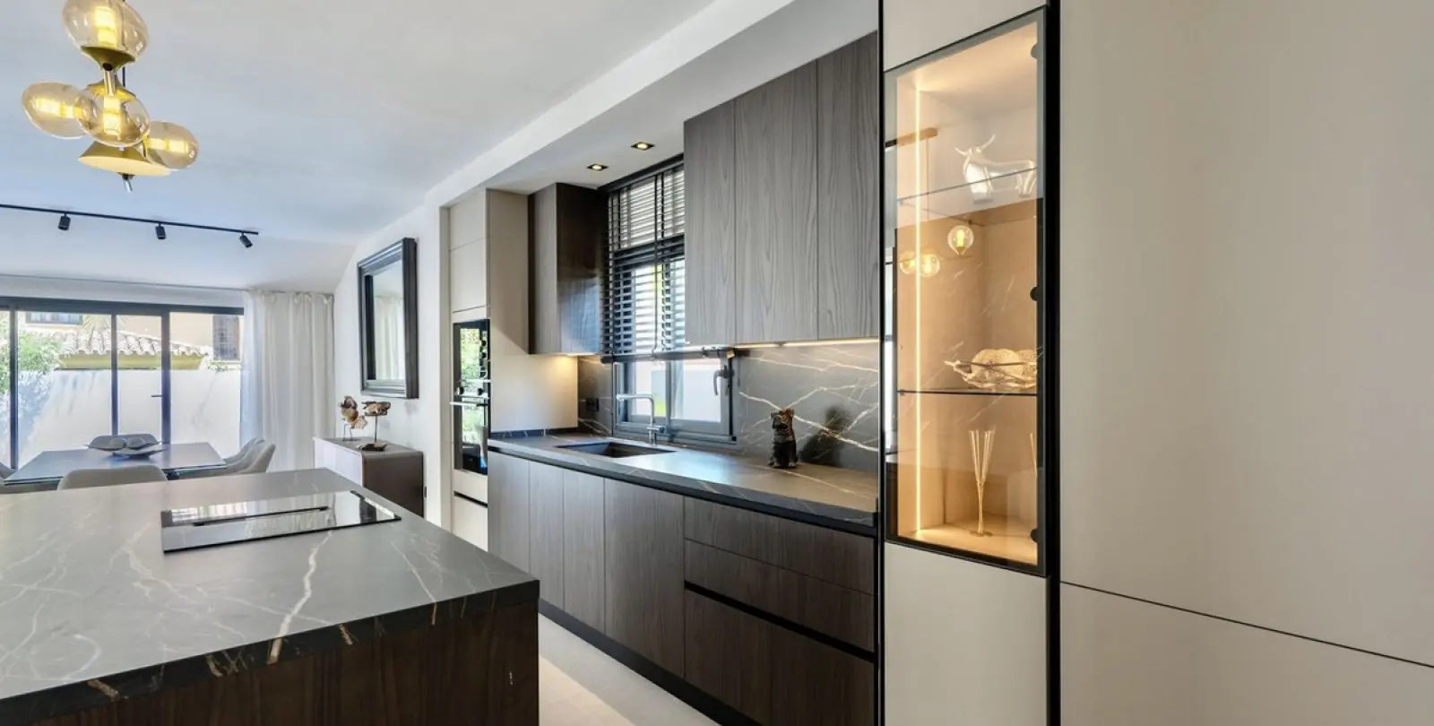 Long-term rent of detached villa in Puerto Banús 9