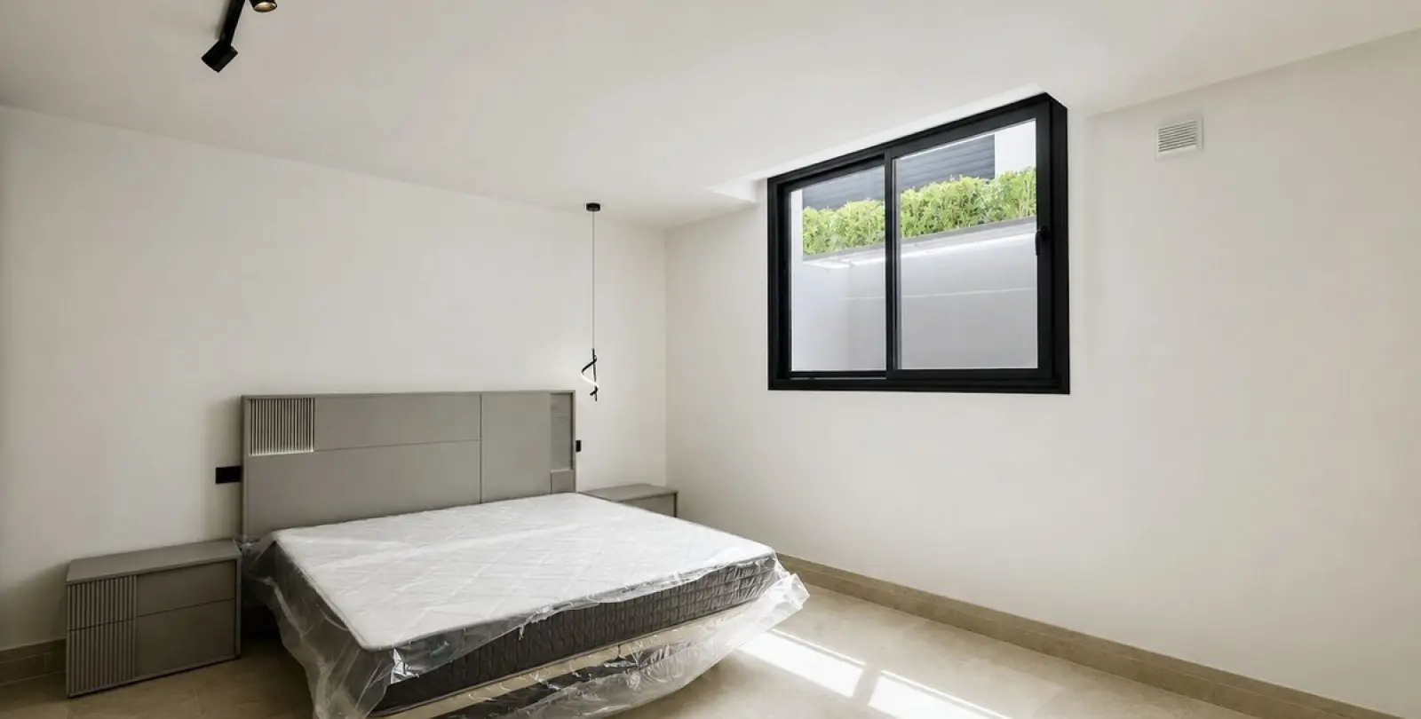 Long-term rent of detached villa in Puerto Banús 13