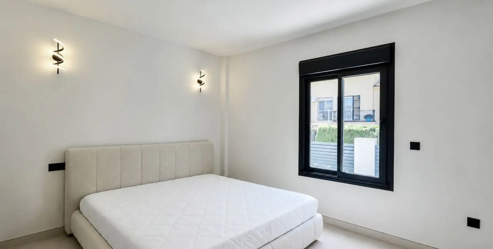 Long-term rent of detached villa in Puerto Banús 23