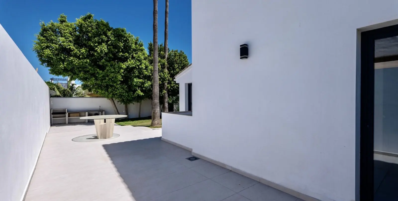 Long-term rent of detached villa in Puerto Banús 28
