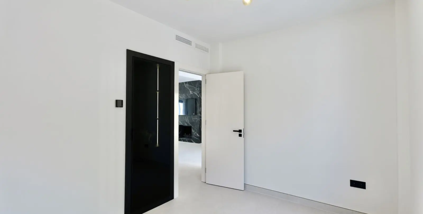 Long-term rent of detached villa in Puerto Banús 36