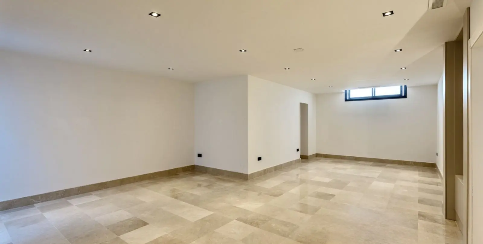 Long-term rent of detached villa in Puerto Banús 37