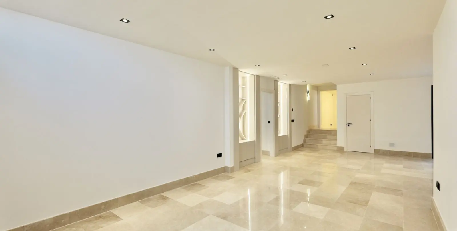 Long-term rent of detached villa in Puerto Banús 38