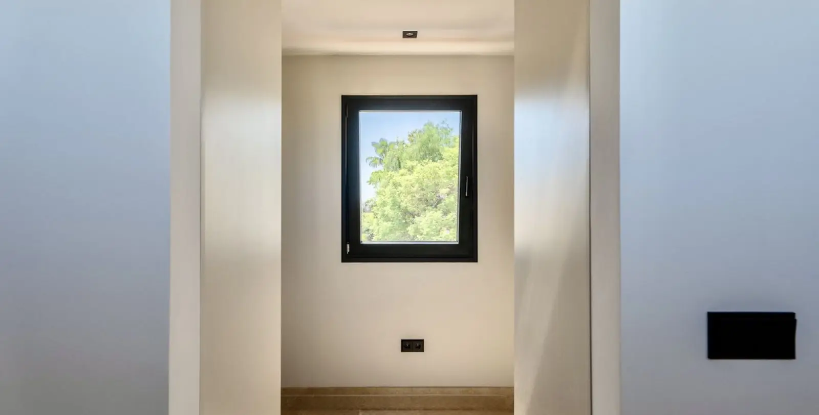 Long-term rent of detached villa in Puerto Banús 47