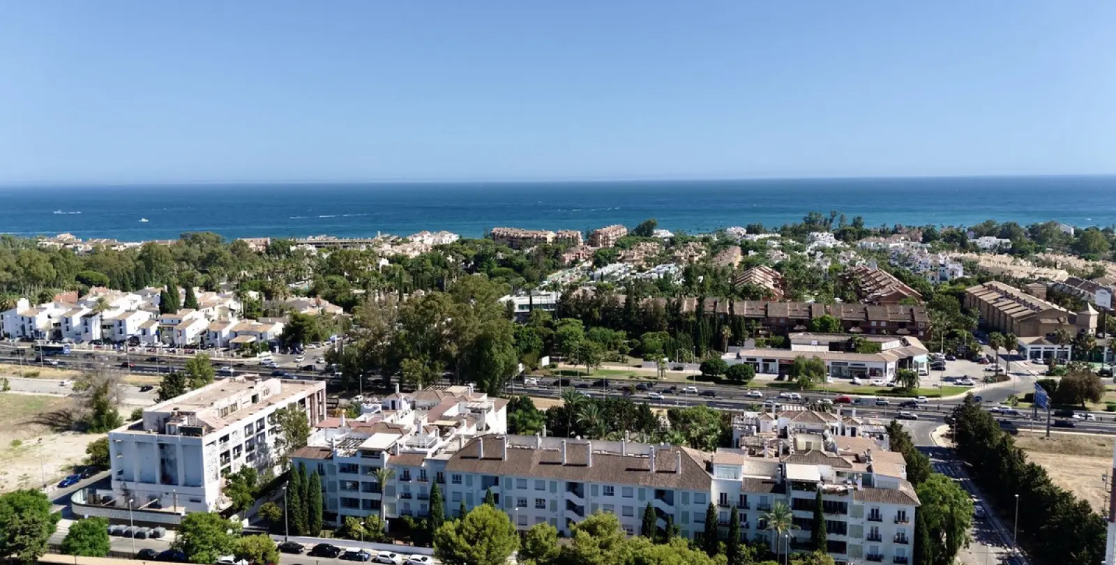 Long-term rent of detached villa in Puerto Banús 53