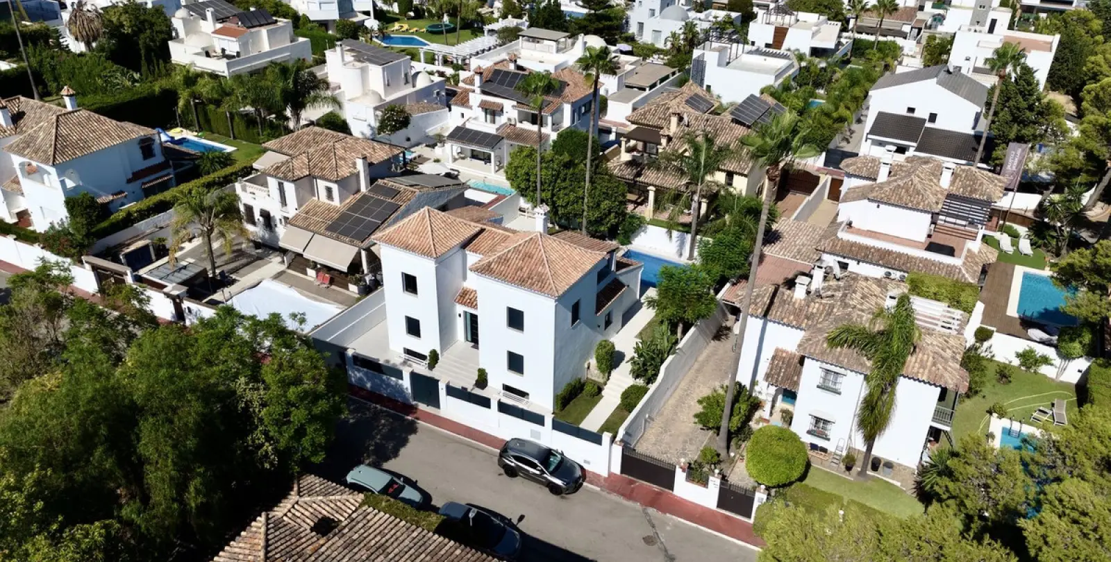 Long-term rent of detached villa in Puerto Banús 55