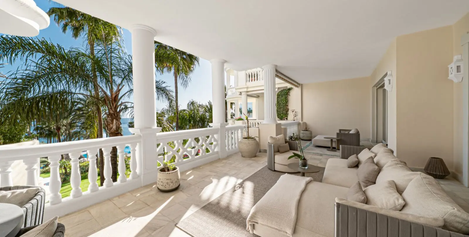 Продажа апартаментов на среднем этаже в Estepona 3