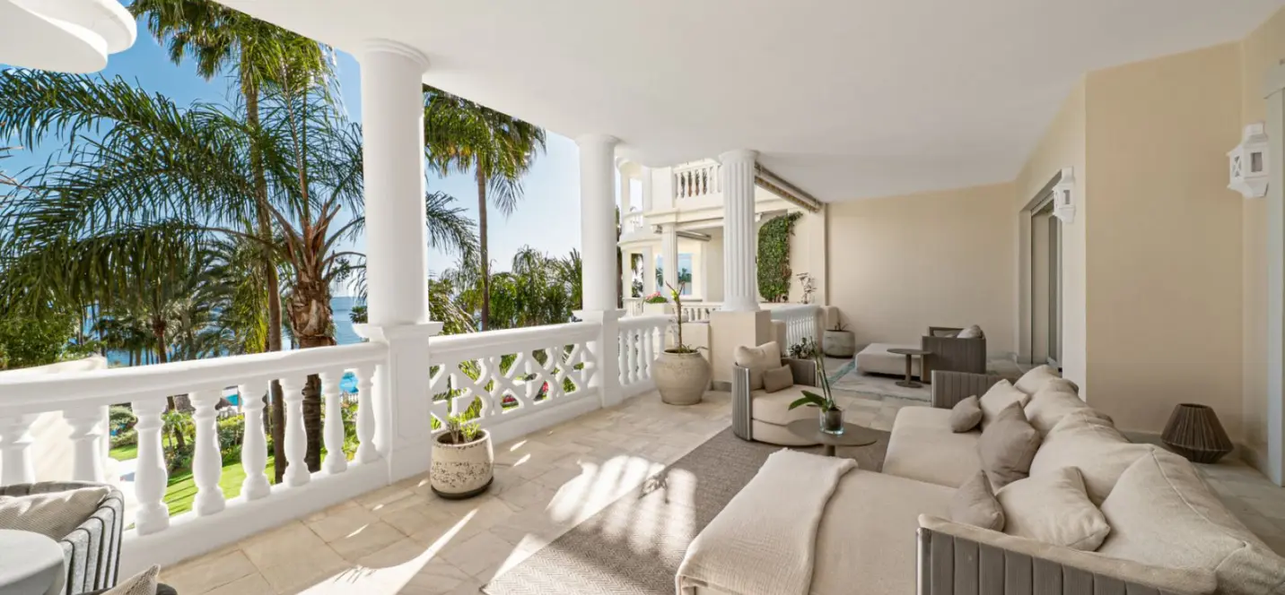 Продажа апартаментов на среднем этаже в Estepona 2