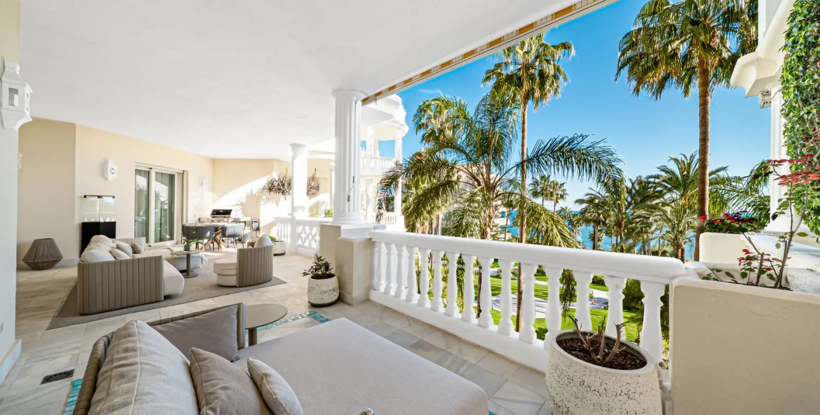 Продажа апартаментов на среднем этаже в Estepona 4
