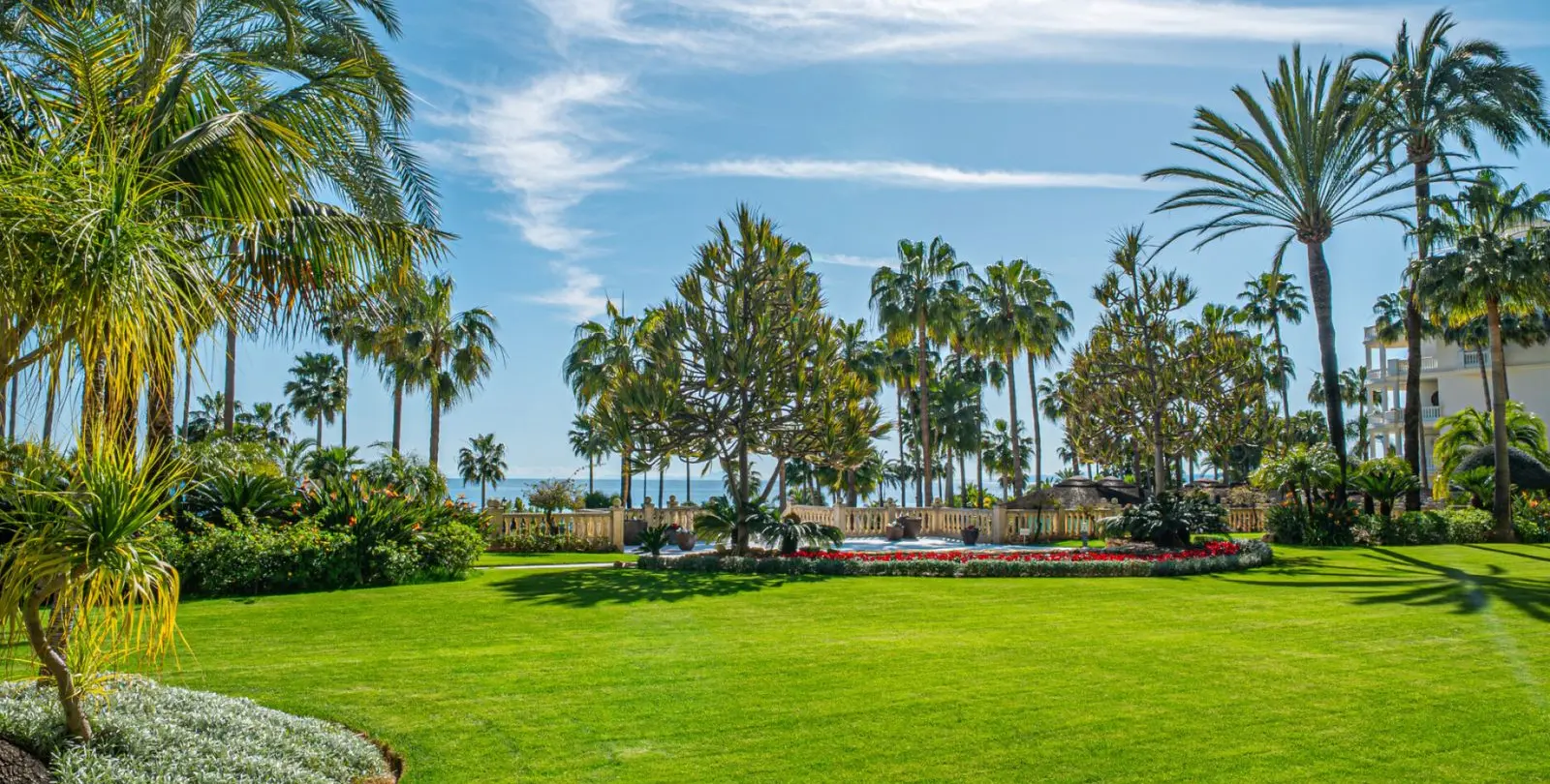Продажа апартаментов на среднем этаже в Estepona 5