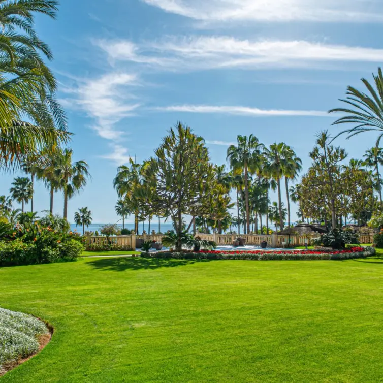 Venta de apartamento en planta media en Estepona