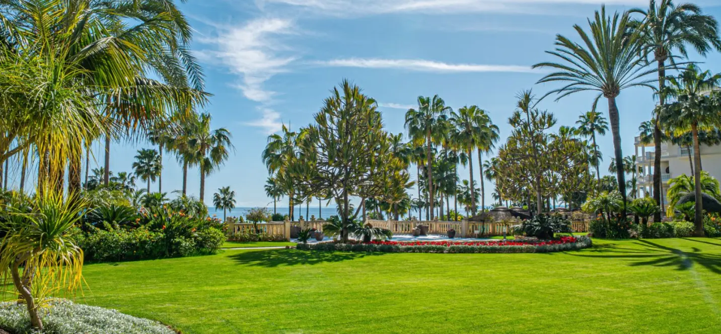Продажа апартаментов на среднем этаже в Estepona 4