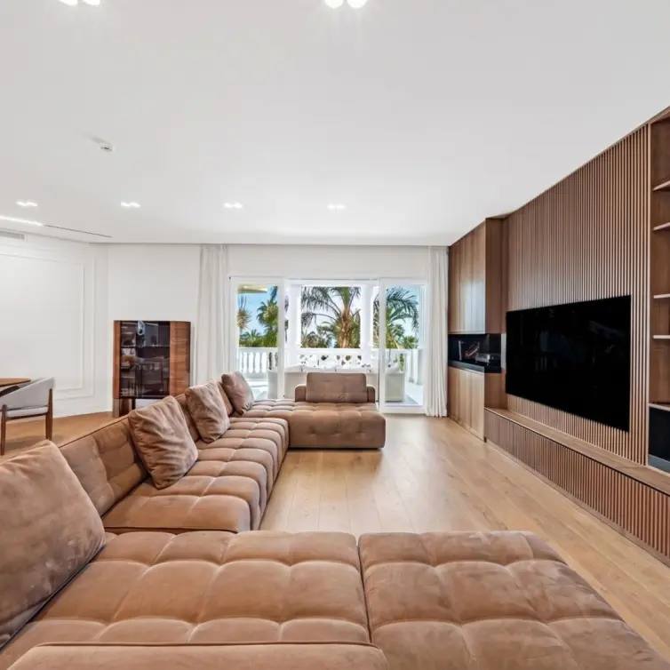 Venta de apartamento en planta media en Estepona
