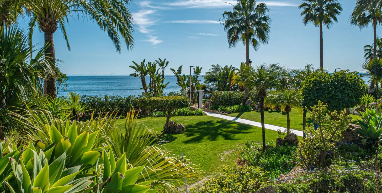 Продажа апартаментов на среднем этаже в Estepona 18