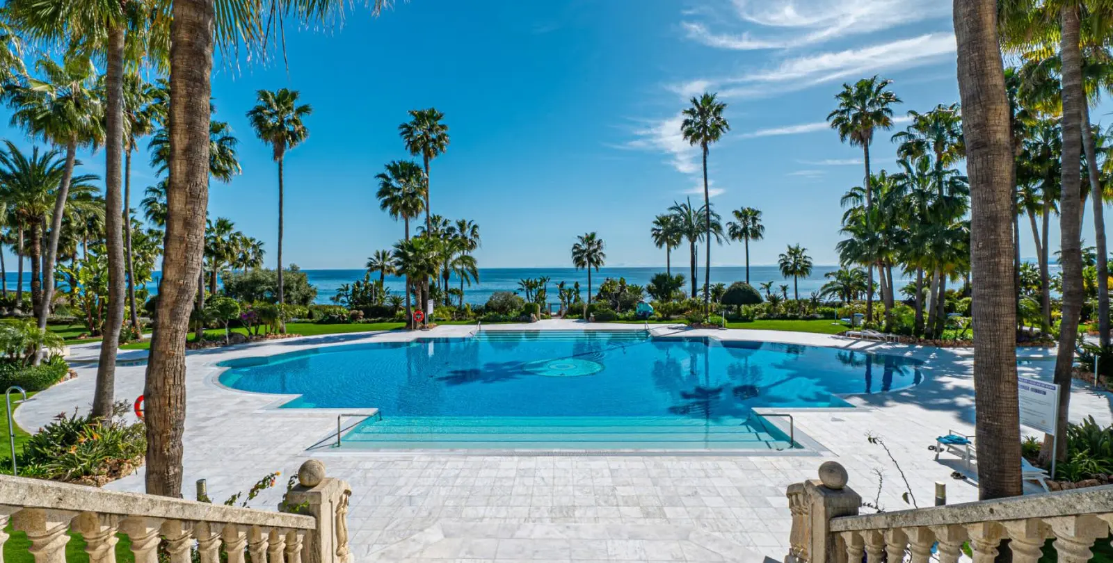 Продажа апартаментов на среднем этаже в Estepona 20