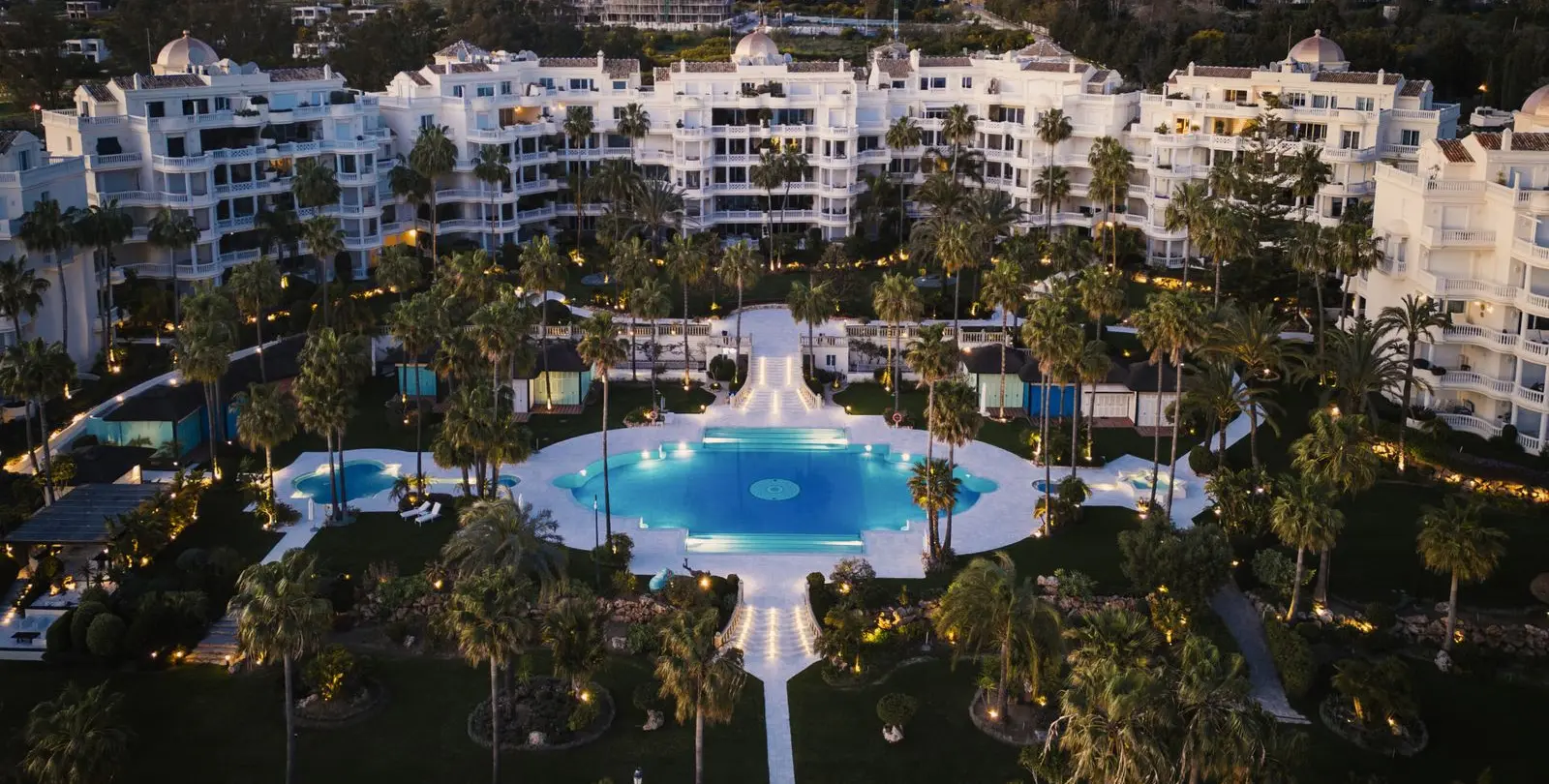 Продажа апартаментов на среднем этаже в Estepona 23