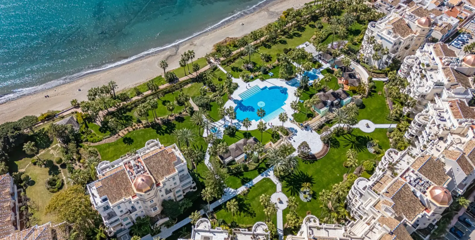 Продажа апартаментов на среднем этаже в Estepona 27