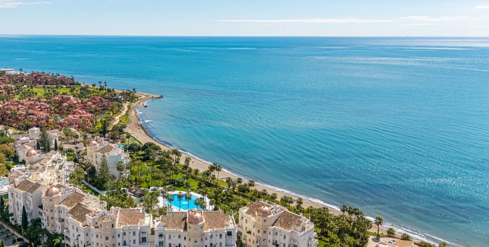 Продажа апартаментов на среднем этаже в Estepona 28