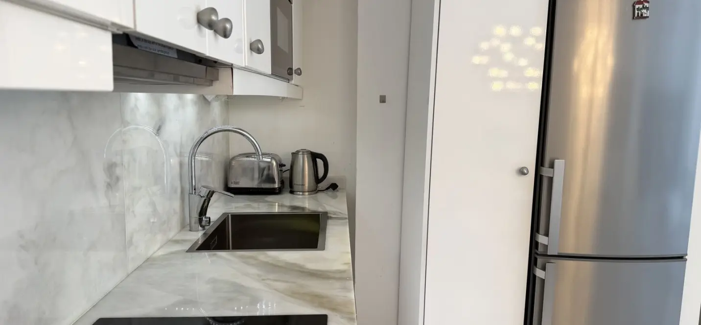 Venta de apartamento en planta media en The Golden Mile 2
