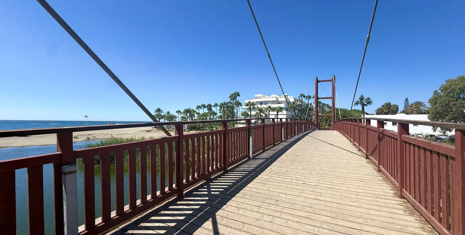 Sale of middle floor apartment in The Golden Mile 19