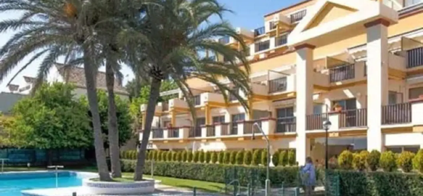 Продажа апартаментов на первом этаже в Elviria 0