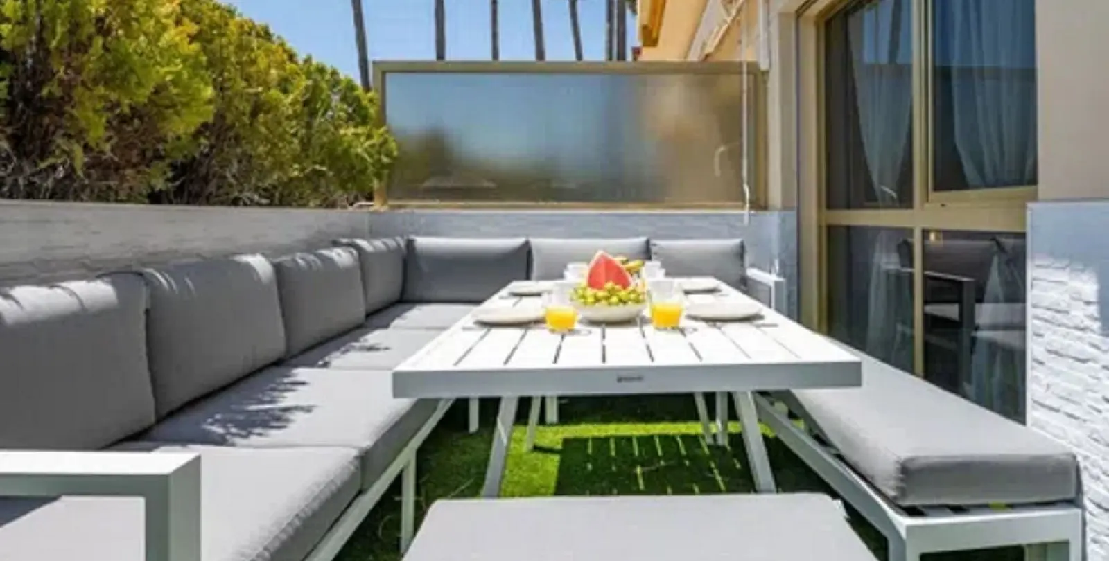 Sale of ground floor apartment in Elviria 2