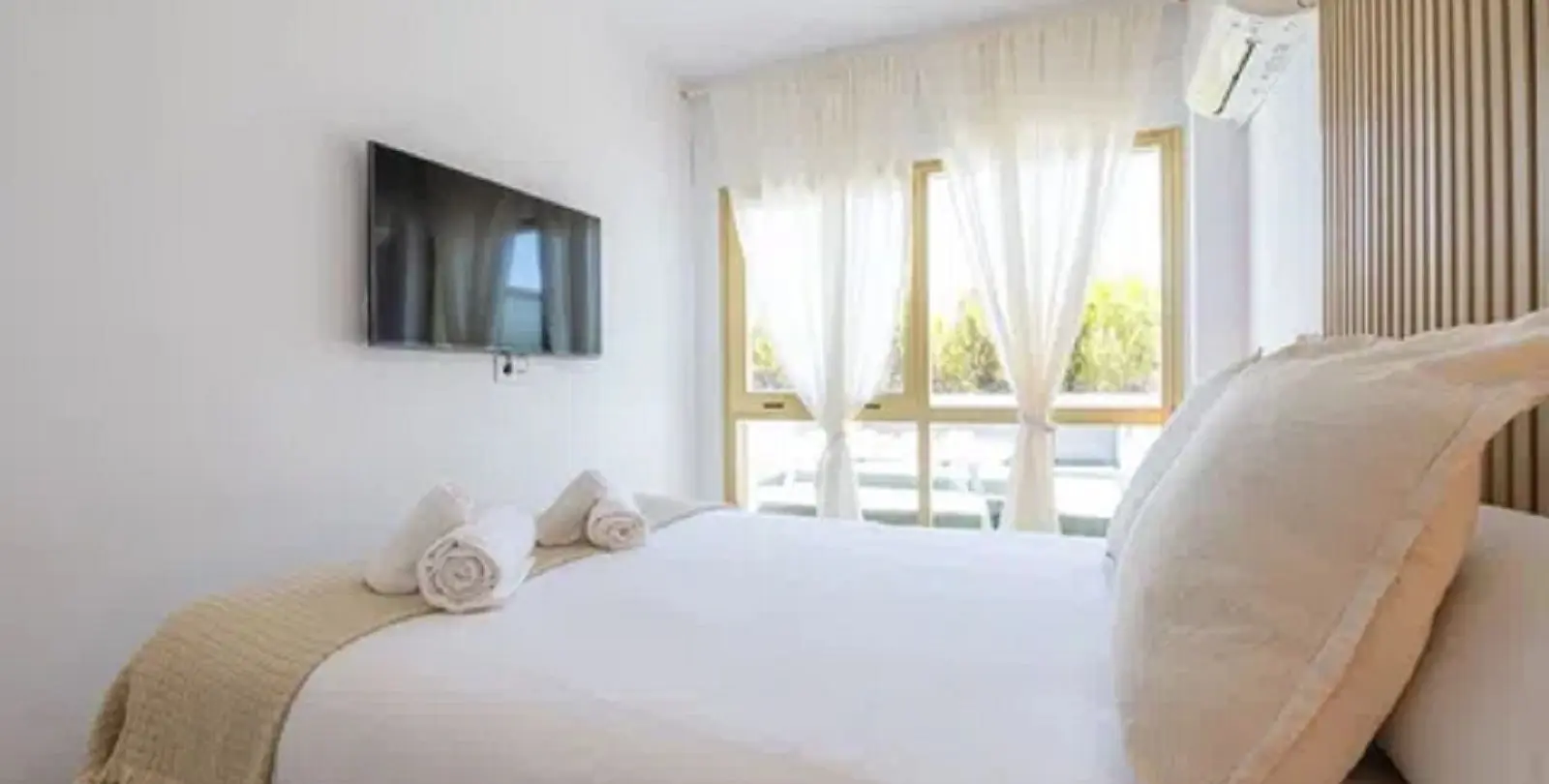 Sale of ground floor apartment in Elviria 3