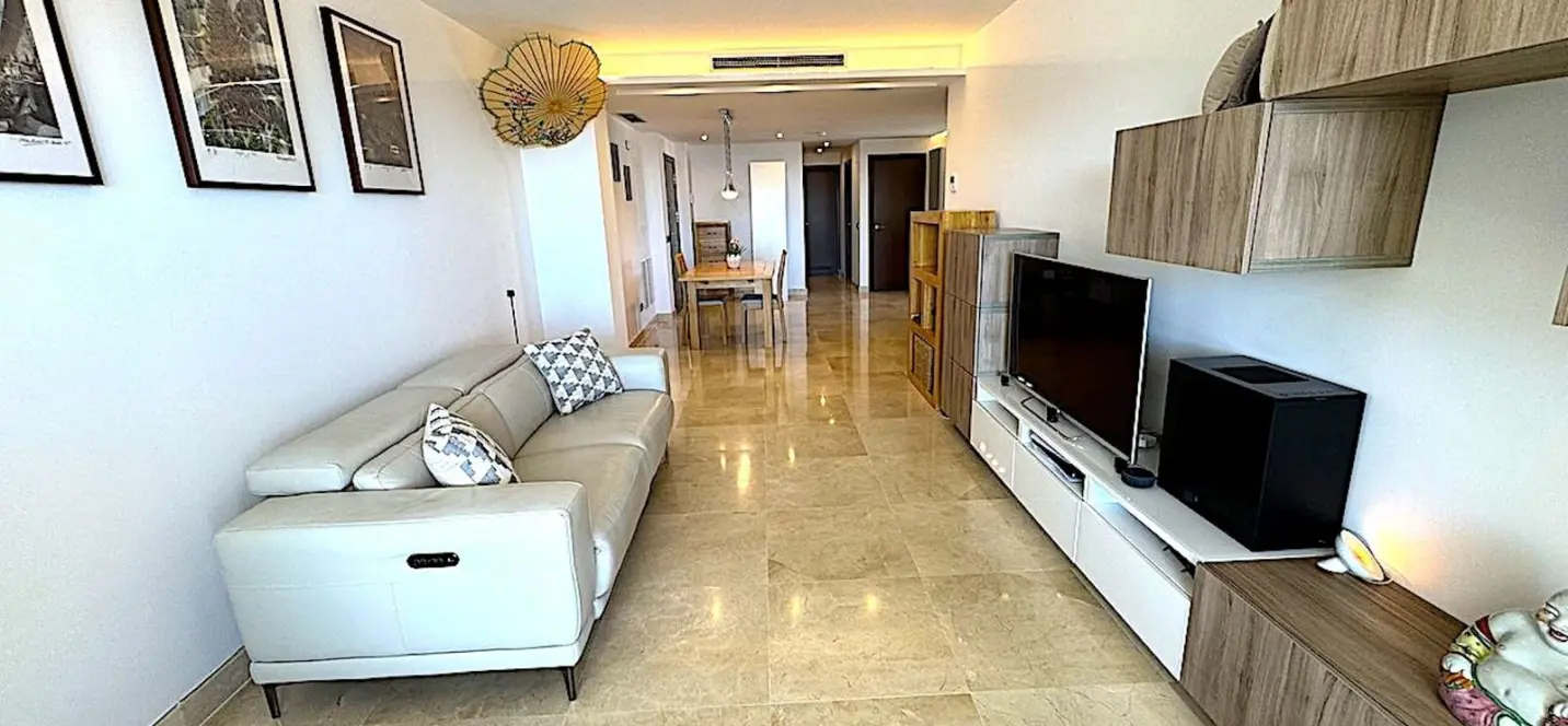 Sale of middle floor apartment in La Mairena 0