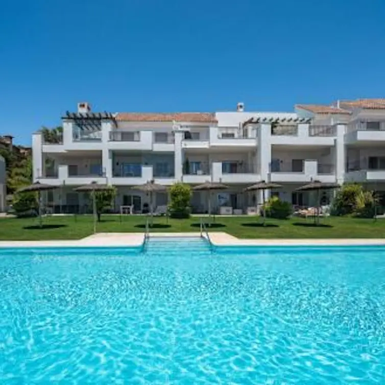 Sale of middle floor apartment in La Mairena