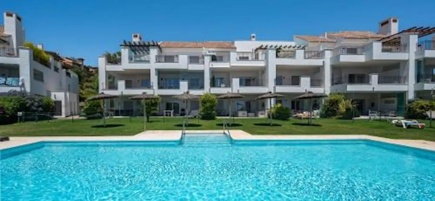 Sale of middle floor apartment in La Mairena 1
