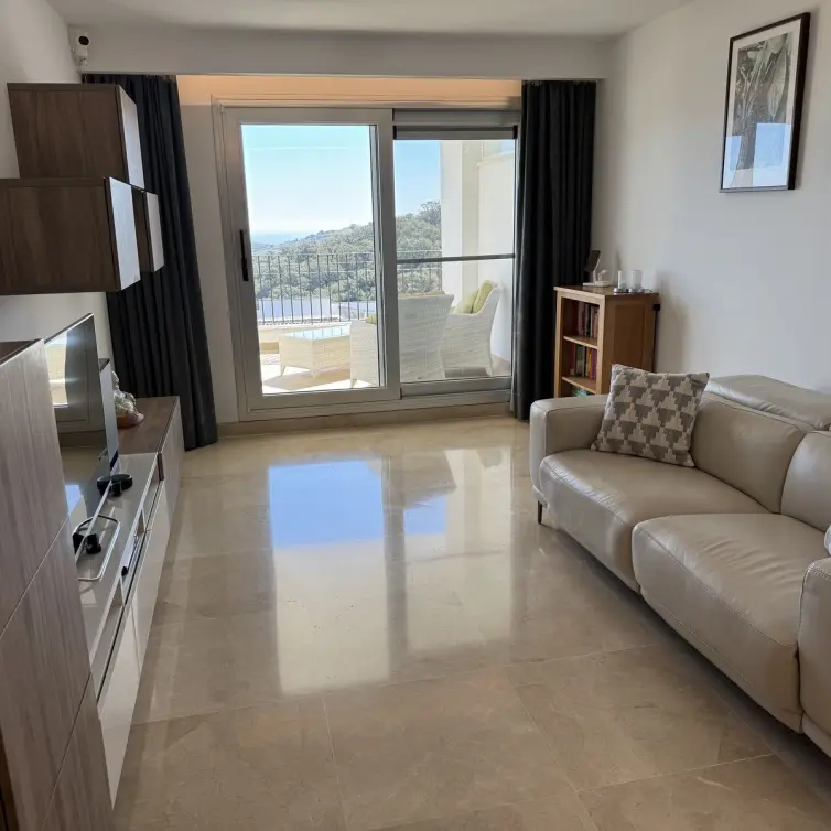 Sale of middle floor apartment in La Mairena
