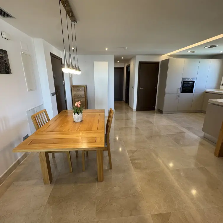 Sale of middle floor apartment in La Mairena