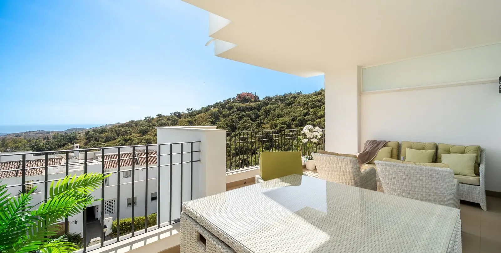 Venta de apartamento en planta media en La Mairena 1