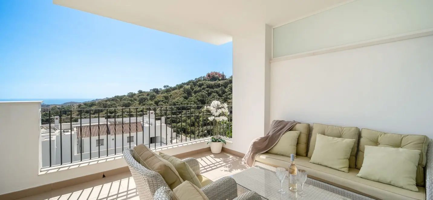 Venta de apartamento en planta media en La Mairena 2