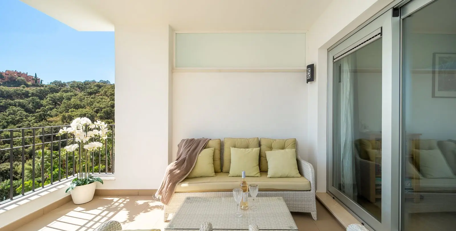 Venta de apartamento en planta media en La Mairena 4