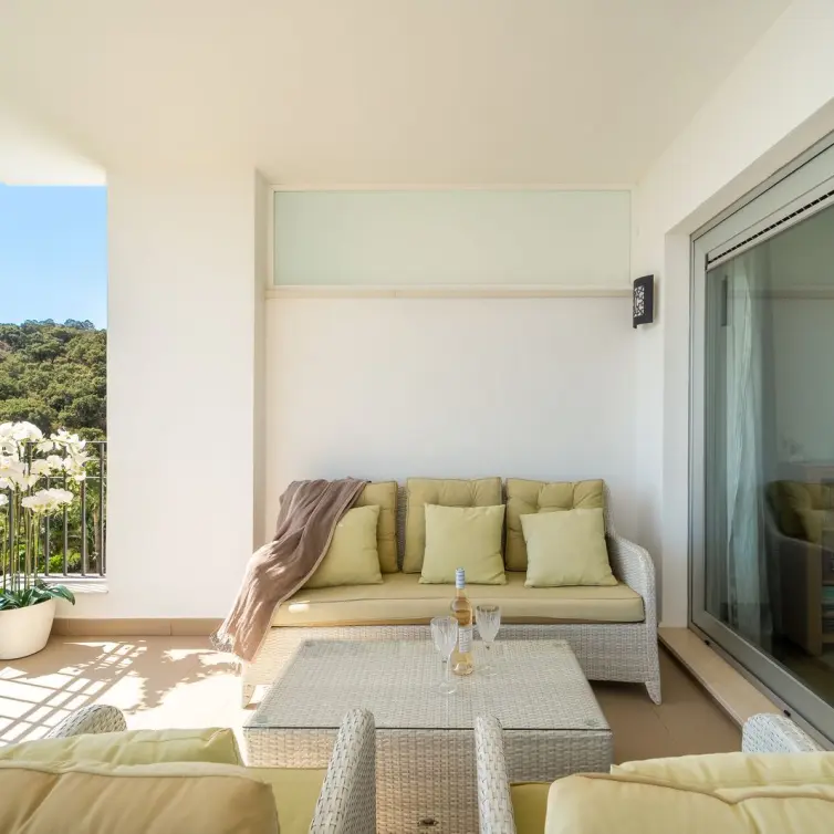 Venta de apartamento en planta media en La Mairena