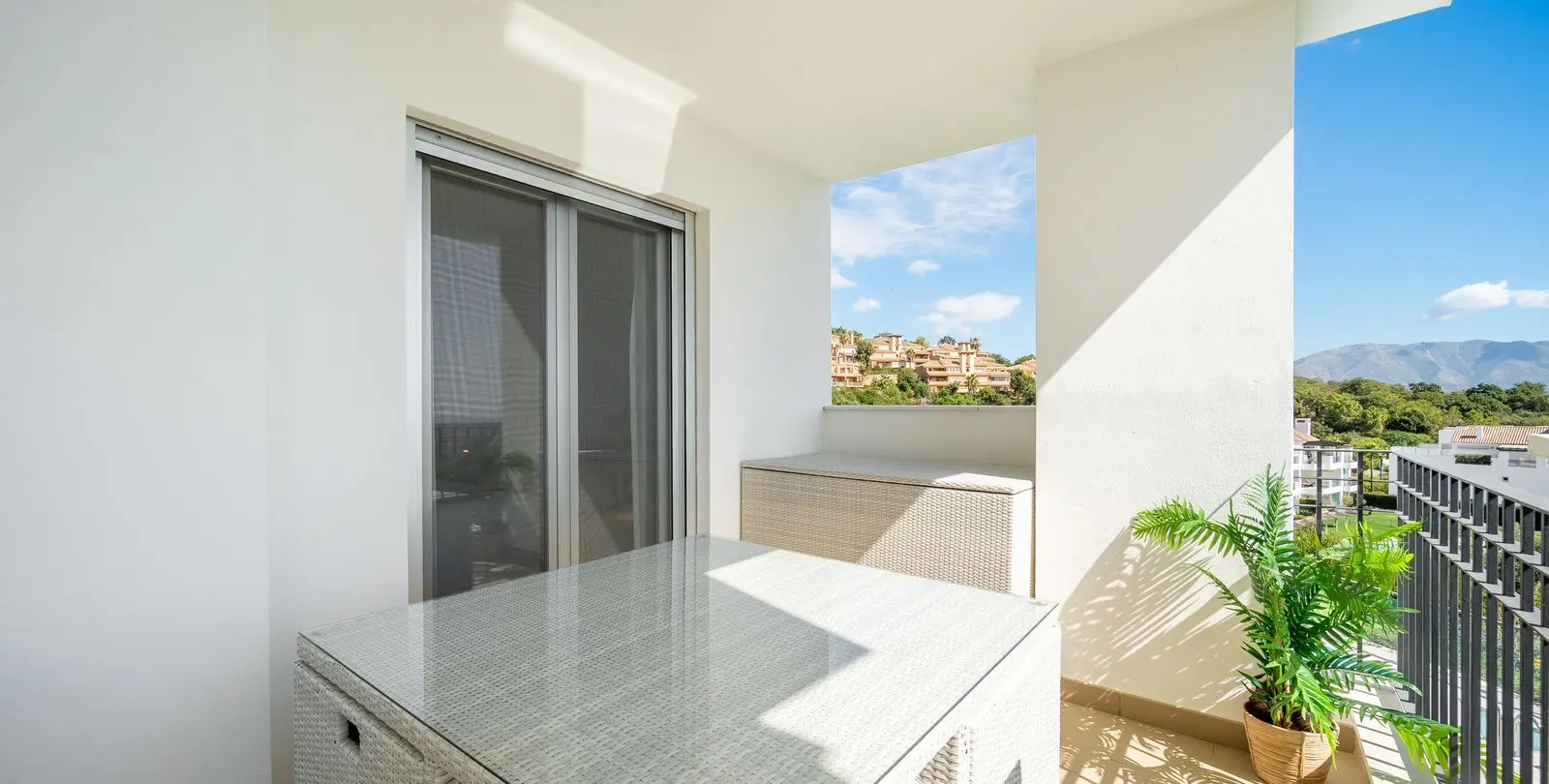Venta de apartamento en planta media en La Mairena 5
